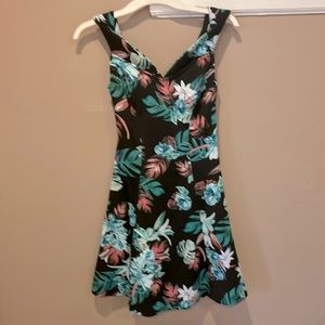 NWOT GUESS floral satin dress small